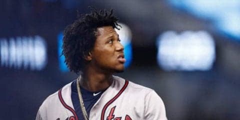 【MLB】昨季のナ・リーグ新人王が驚愕レーザービーム発動！　ファン驚愕「なんて肩」