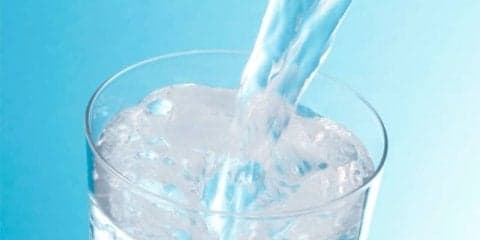 正しい水分補給とむくみについて