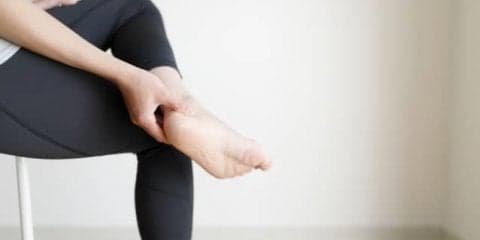 かかとの痛みの原因とは