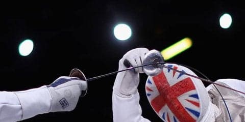 移動不可！超至近距離で戦うフェンシングがスゴすぎる！