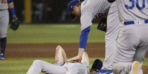 【MLB】ド軍右腕の頭に147キロ打球直撃、球は跳ね返り左翼まで転がるも…自力でベンチへ