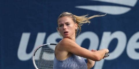 「奇妙な握手」が話題に！カミラ・ジョルジ、全米OP初戦敗退に苛立ち隠せず