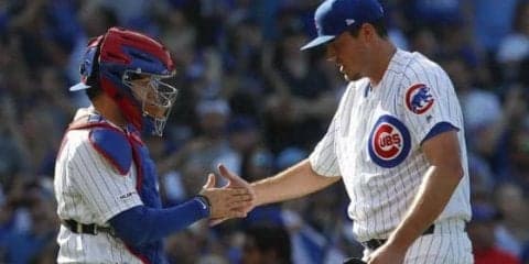 【MLB】打者が避けようとしゃがむも…衝撃変化でストライク、“魔球”カーブに「違法。警察を呼ぶ」