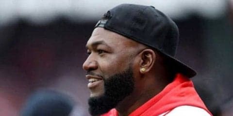 【MLB】銃撃受けたオルティス氏「レ軍は本当の家族」復活始球式＆感動スピーチ