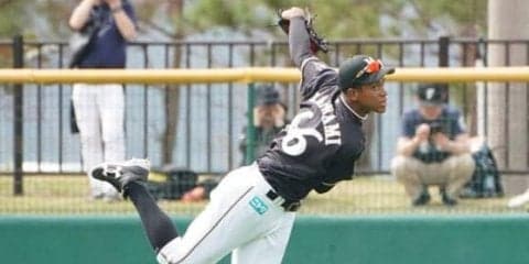日ハム万波が右翼から一塁へ“弾丸送球”で併殺完成　高校時代は149キロ右腕