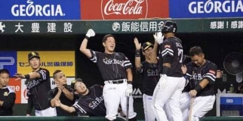 鷹グラシアル、均衡破る先制25号ソロ！　エースの力投に応え「千賀が素晴らしい投球を」