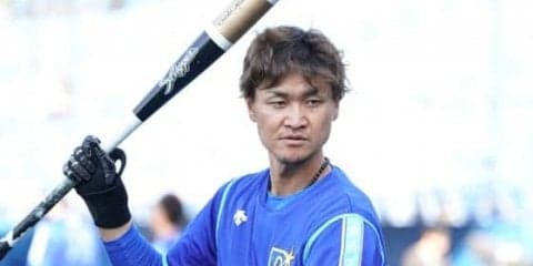 DeNA大和が負傷交代　右足首に死球を受けて担架で運ばれる