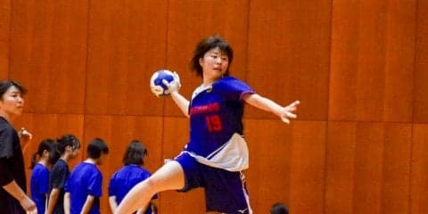 【ハンドボール部女子】　攻守ともに活躍が光り、開幕５連勝！