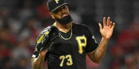 パイレーツ守護神バスケス、13歳少女との淫行容疑で逮捕　MLB公式伝える