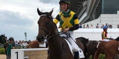 土曜中山５Ｒ新馬は６番人気の伏兵エバービクトリアスが逃げ切る