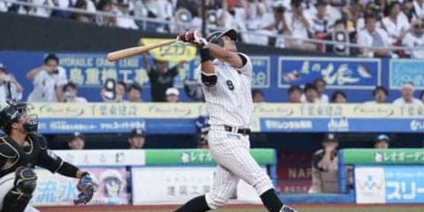 引退試合に「7番・DH」で出場のロッテ福浦　3打席凡退後の第4打席は捕飛