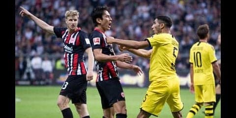 長谷部誠がドルトムント戦で存在感。鎌田大地の幻ゴールを気にかける