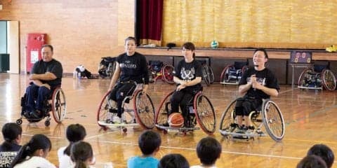 三浦市立初声小学校で車いすバスケの体験授業