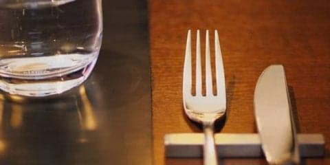 デートにおいて、雰囲気をつくろってまで相手に媚びる必要はないのか？