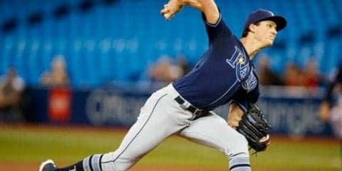 【MLB】魔球のような縦割れカーブにファン仰天　「ボールがテーブルから落ちるよう」