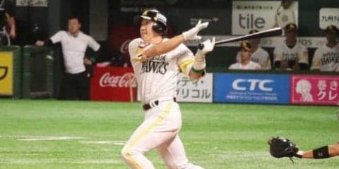 鷹・内川が2回に勝ち越し2ラン、則本昂から3点奪取！　オコエ弾も出て早くも両軍計4発