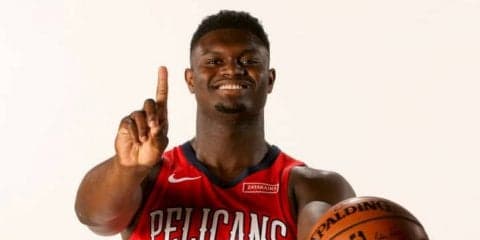 公開練習にファン1万人以上が集結、ザイオンはロンゾ・ボールと連携プレーを披露