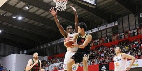 チーム力で上回ったアルバルク東京が新潟に逆転勝利、3連覇に向け上々のスタート