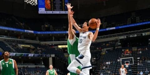 NBAでの2年目に挑む渡邊雄太、プレシーズンゲームで本契約に向けてアピール