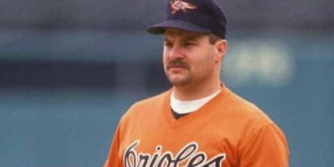 元猛牛戦士が、故金田正一氏との28年前の乱闘騒ぎを語る「彼は私の顔を蹴った」