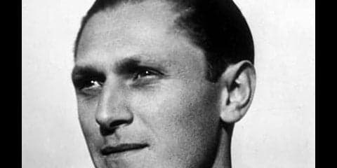 酔っ払いながらゴール。ペレよりも多く5000得点した破格のストライカー