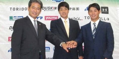 西武、ドラフト7位・上間と8位・岸に指名挨拶　潮崎氏「レベルの高さに惚れて獲得した」