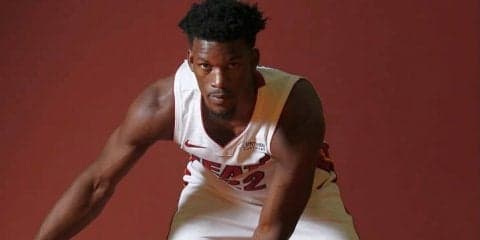 ヒートを牽引するジミー・バトラーは女児誕生で2試合を欠場、チームも祝福