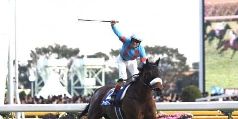 【天皇賞・秋】アーモンドアイが圧倒的人気に応える！G1 6勝目