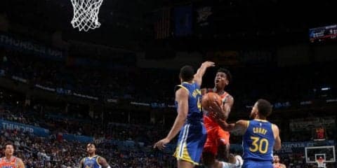 ウォリアーズはディフェンス崩壊に退場劇まで重なって開幕2連敗、サンダーが快勝