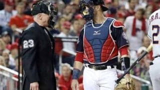 「お前の態度が悪いからだ」　WS第5戦で球審が捕手に立腹、故意にボール判定？