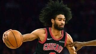 亡き父の願いを叶え、NBAで奮闘するブルズの新人コービー・ホワイト