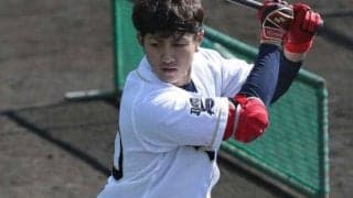 オリ小田の“イケメンストレッチ”写真にファン歓喜「笑顔可愛い」「最高のご褒美」