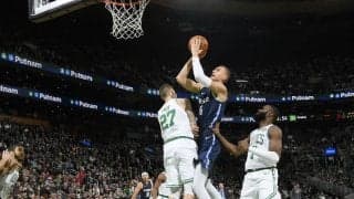 本調子を取り戻せず苦しむポルジンギス、敗戦をベンチで眺め「試合に出たかった」