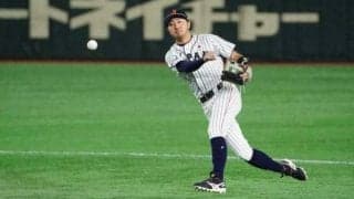 【プレミア12】侍ジャパン、菊池涼介は首の違和感で途中交代　メキシコ戦は「明日の様子見て」