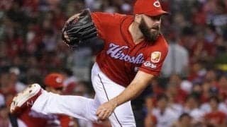 広島退団のレグナルト、愛妻との結婚1周年記念写真を公開　ファン祝福「素敵な奥様」