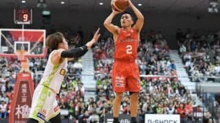 千葉ジェッツが終盤までビハインドを背負うも、リバウンドで奮闘し北海道に勝利