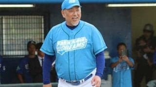 清原和博氏、1406日ぶりユニホーム姿！　背番号5＆長渕剛「とんぼ」での登場に拍手喝采
