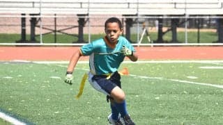 アメリカで急成長、元NFL選手も参加。“タックル禁止”のアメフト