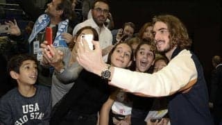 チチパスがYouTubeでチャリティー資金を調達、ファンの質問に答える