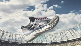 サッカー漫画「キャプテン翼」とのコラボスニーカーが限定発売