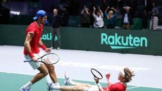 ジョコビッチ相手に股抜きからのバックハンドウィナー！死闘の末ロシアがセルビアを下す