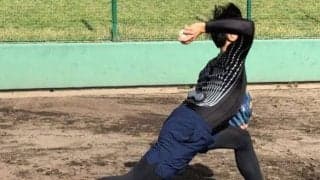 アシックス、着て投げるだけで野球の投球フォームを評価するウエアを共同開発