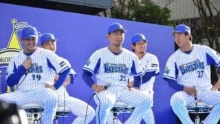 DeNA今季“名場面”の舞台裏　エスコバーが覚えた新日本語、上茶谷は今永に“タメ口”