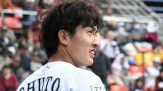 鷹・周東が新人王の高橋礼を祝福　“同期の絆2S”にファン感激「爽やかな二人」