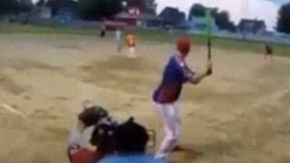 右打者の構えで左打席に入ってホームラン…　“曲芸”のような衝撃バッティングが話題沸騰