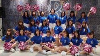 笑うと目が三日月に、“二刀流”のチアガール？　DeNA「diana」新メンバーお披露目