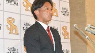 鷹東浜、2年連続減俸も復活に手応え　6月に右肘手術「不安なく腕を振れている」