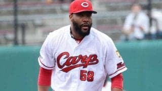 「心の底から愛してるよ」元広島のロッテ・ジャクソン、1歳息子へ送ったメッセージが話題