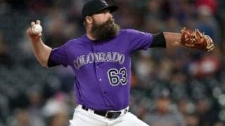 広島新助っ人DJ・ジョンソン、美人妻とのキス公開　「新しい10年間が幕を開ける」