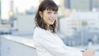 三谷紬アナはアナウンサー試験のため大変身。服装や髪型を大胆に変えた